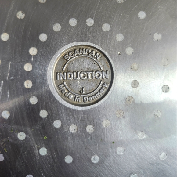 Scanpan Induction 7 Quart Nonstick Dutch Oven - Picture 5 of 15